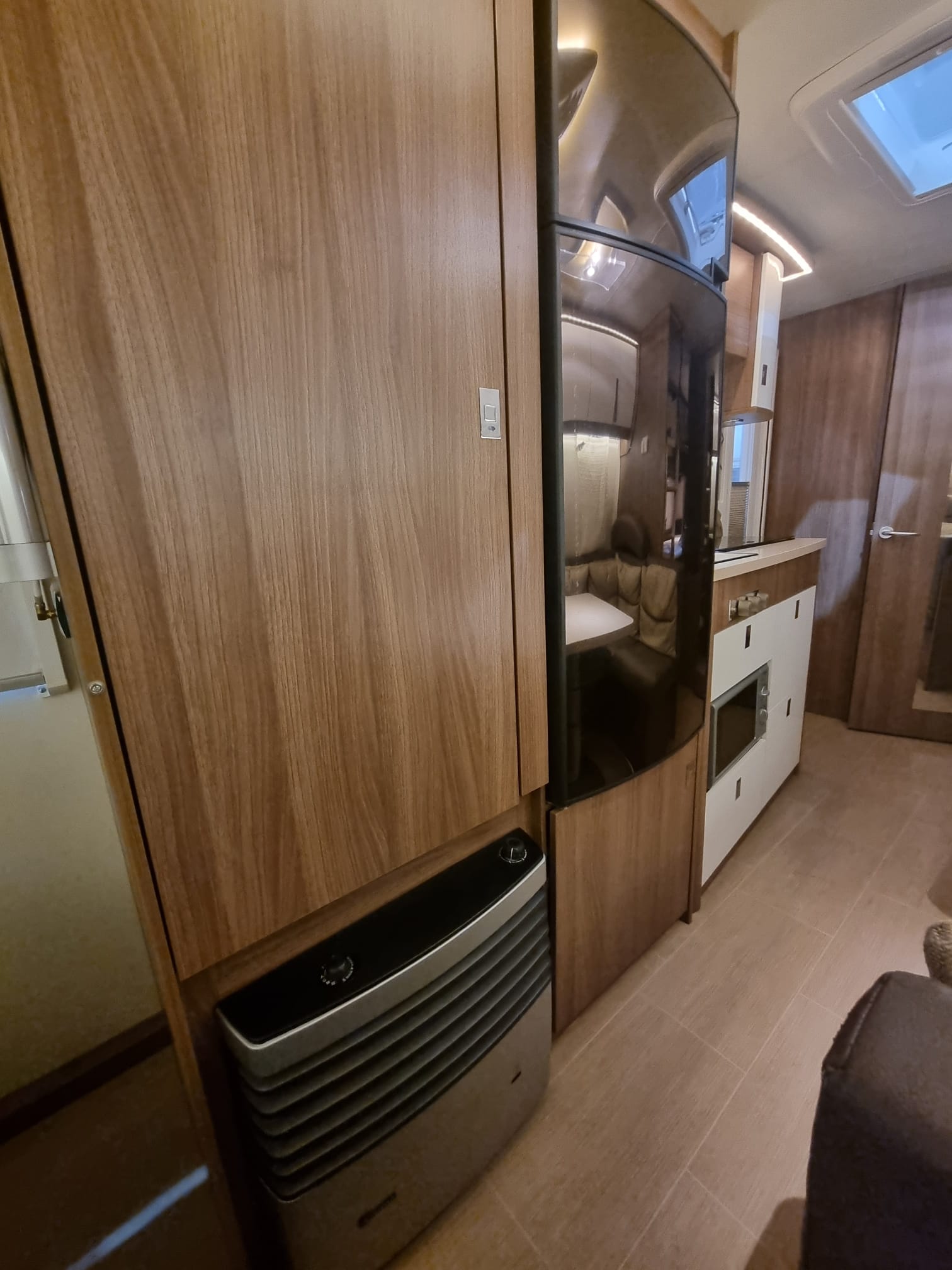 BURSTNER AVERSO 560 TOP - Imagen 18