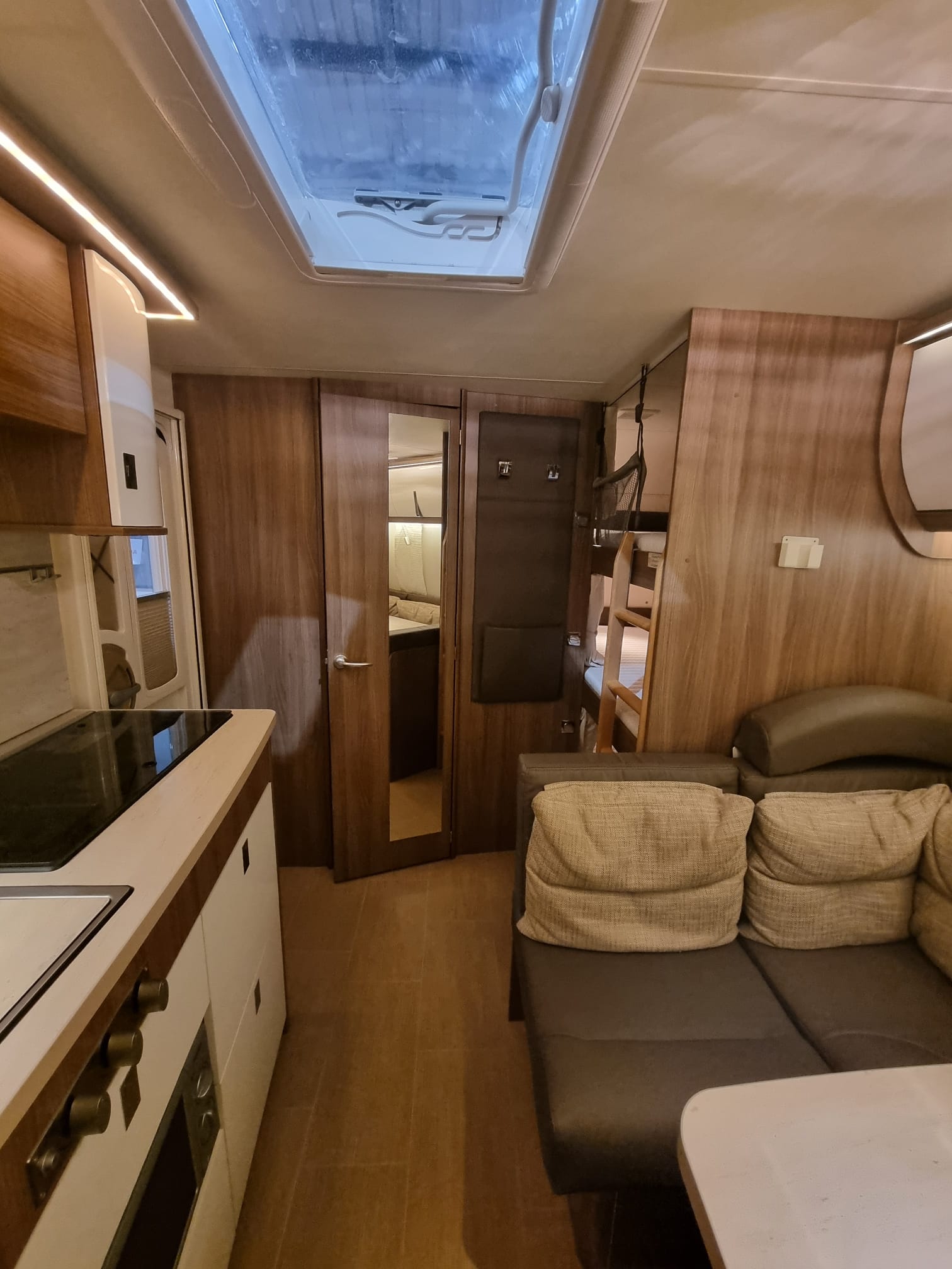 BURSTNER AVERSO 560 TOP - Imagen 14